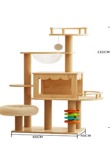 Grand arbre à chat